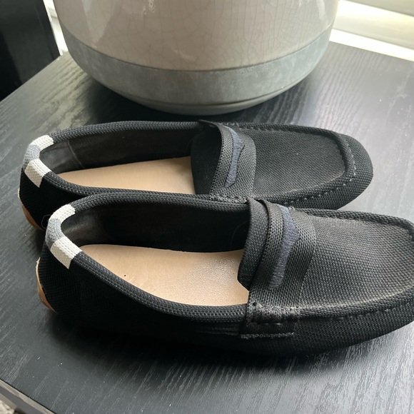 JBB woman’s driving Black Loafers - Picture 2 of 7